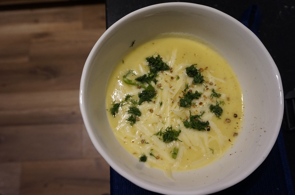 Kremowa zupa czosnkowo-serowa